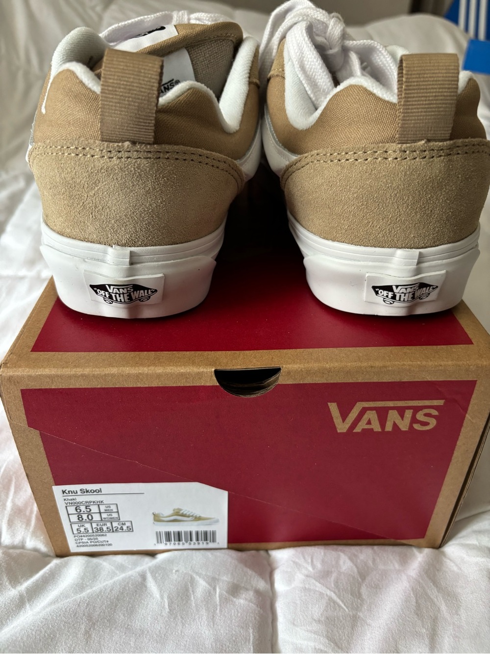 Vans Womens Tan Suede Low-Top Sneakers with White Laces - Picture 5 of 5
